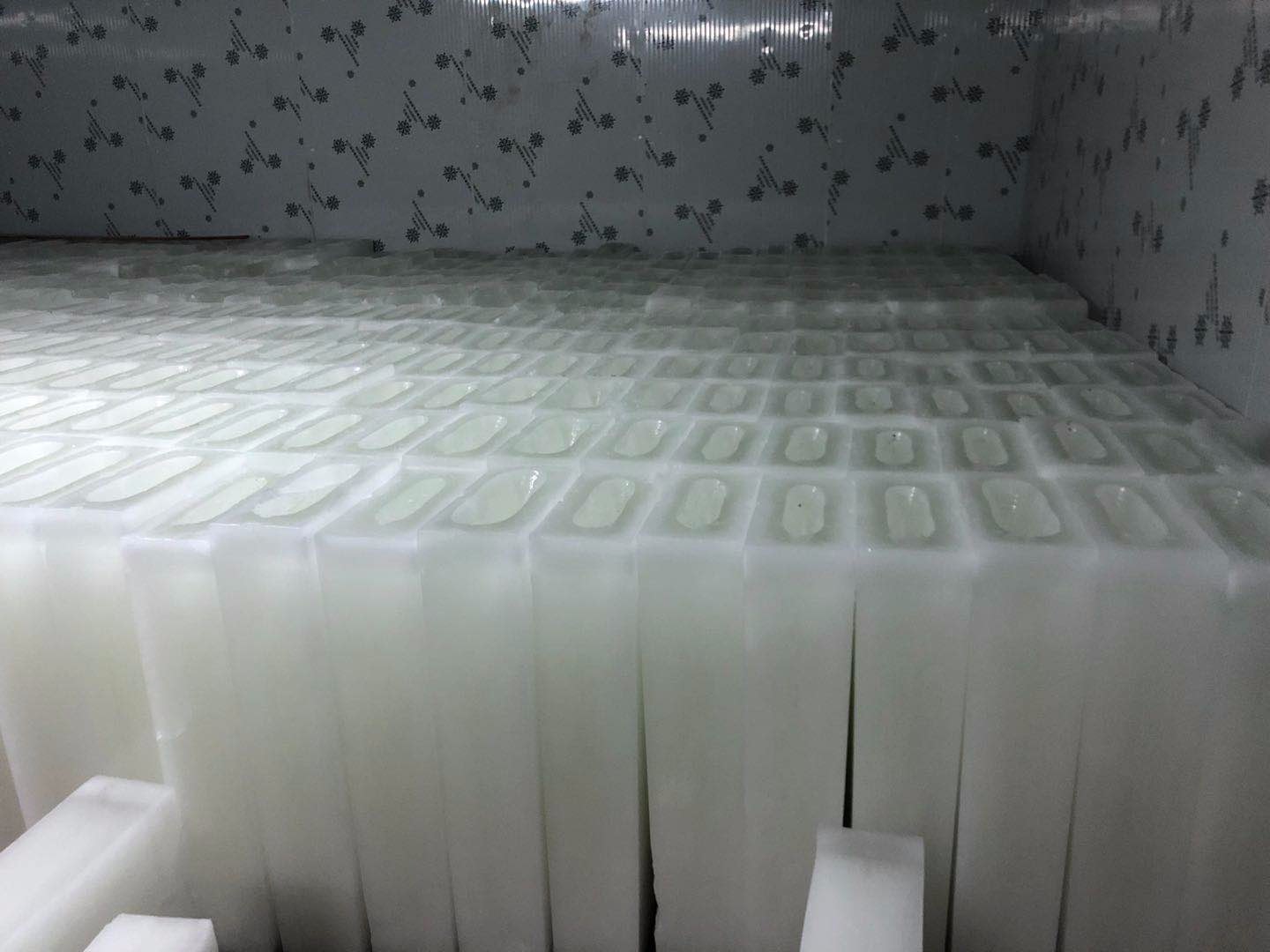 良臣制冰厂介绍降温冰块的生产流程
